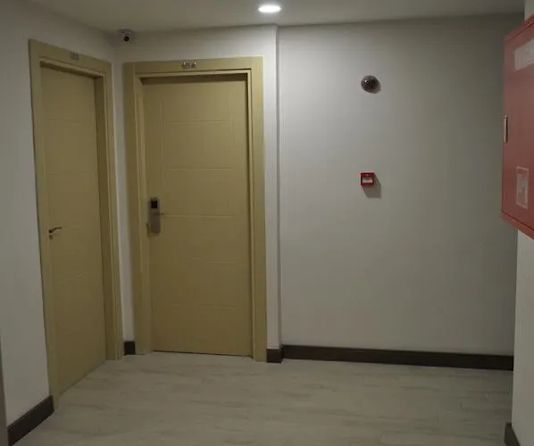 Hotel Merkez Esmirna